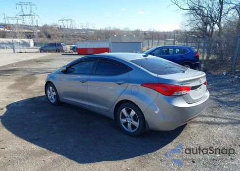 2013 Hyundai Elantra Gls z USA, uszkodzony, nr VIN KMHDH4AE8DU761235